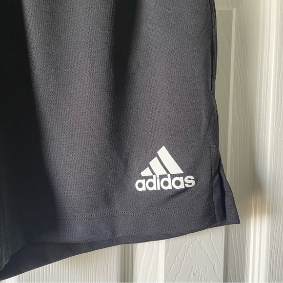 Adidas Men’s Aero ready Designed For Movement Shorts Size S Black NWT. - Picture 2 of 7
